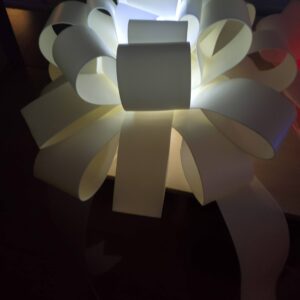 Білий бант на авто 70 см з білою LED-підсвіткою (70 см) — вологостійкий, на магніті