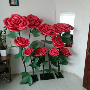 Троянди ростові, квіти великі, рози ростові