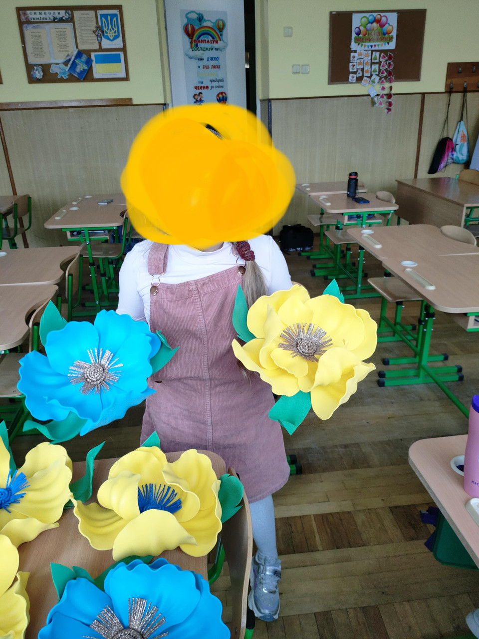 Жовто-блакитні декоративні квіти (30 см) — вологостійкі патріотичні прикраси - Зображення 4
