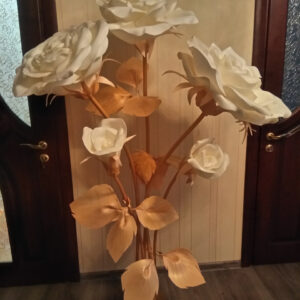 Квіти великі, квіти ростові, троянди ростові, рози з ізолону