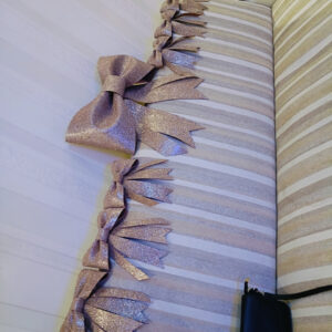 Бант золотий, бант золотой