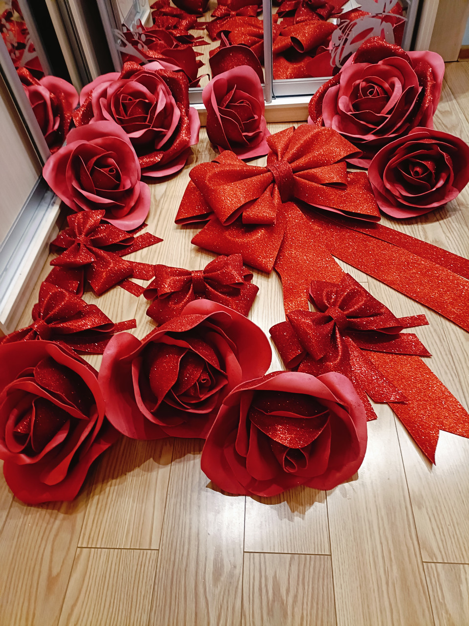 Готова святкова гірлянда з хвої та червоних глітерних бантів (вологостійка, ціна за 1 метр) - Зображення 10